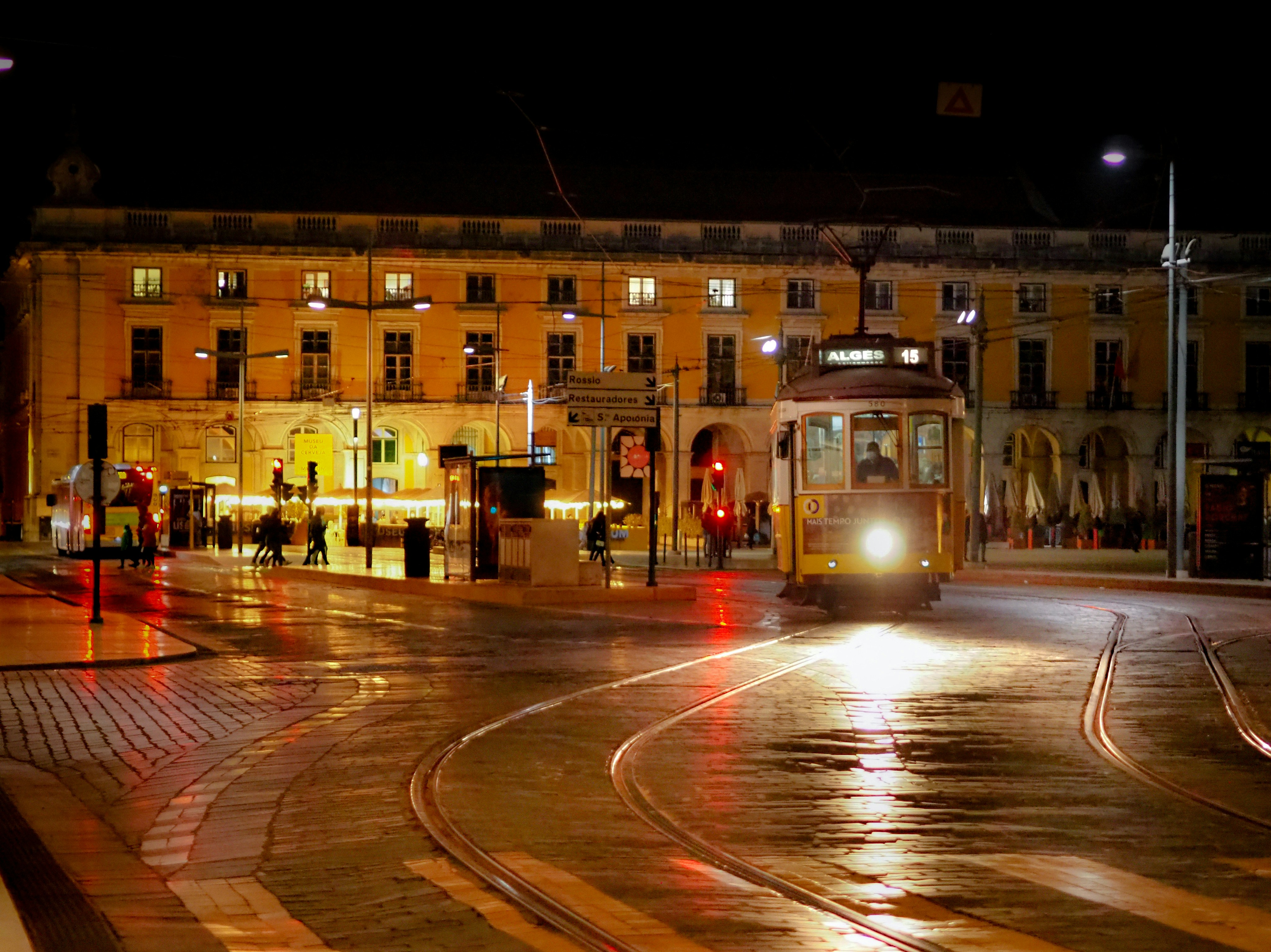 Lisboa Iluminada: Charme Noturno e Fado (3h) 2